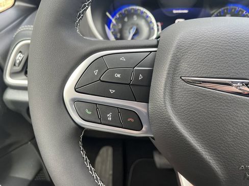 New 2026 Chrysler Pacifica Select FWD image 18