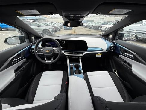 New 2026 Chevrolet Equinox EV LT image 20