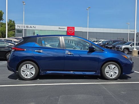 Used 2022 Nissan Leaf S w/ Protection Package FWD image 2