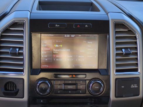 Used 2015 Ford F150 Lariat image 18