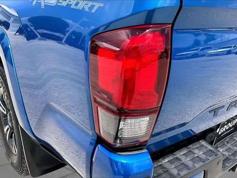 Used 2018 Toyota Tacoma TRD Sport w/ Technology Package RWD image 27