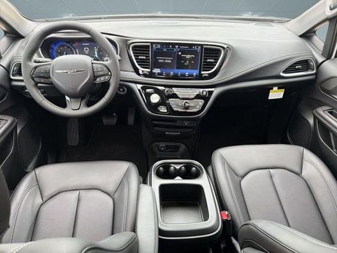 New 2026 Chrysler Pacifica Select w/ S Appearance Package FWD image 25