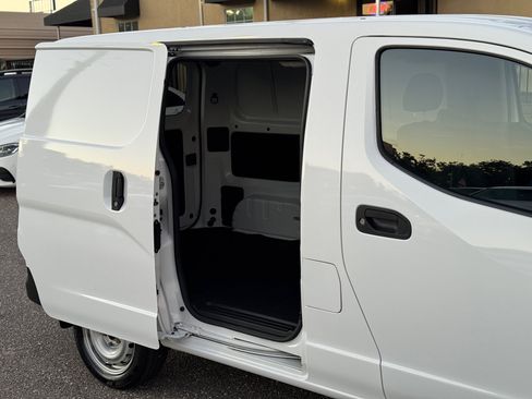 Used 2020 Nissan NV200 S w/ Back Door Glass Package image 23