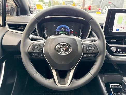Used 2024 Toyota Corolla XSE image 19