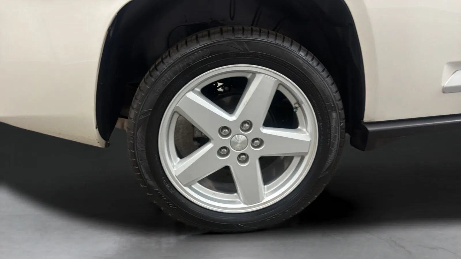 Used 2010 Jeep Compass Limited FWD image 24