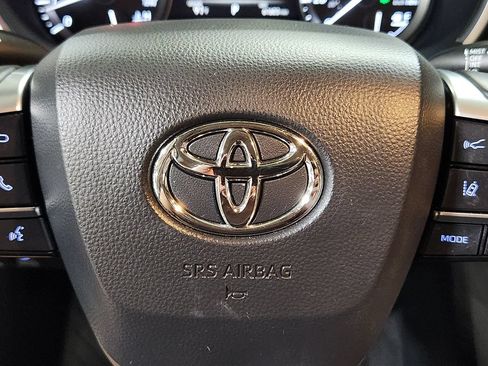 Used 2021 Toyota Highlander XLE FWD image 50