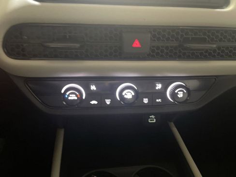 Used 2023 Honda HR-V LX image 18