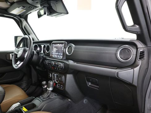 Used 2022 Jeep Wrangler Unlimited Sahara w/ Dual Top Group AWD/4WD image 23