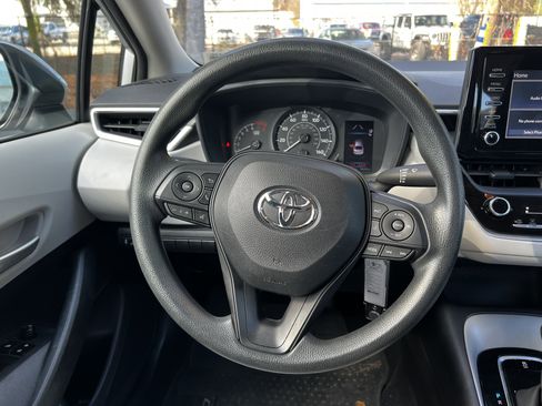 Used 2020 Toyota Corolla L image 34