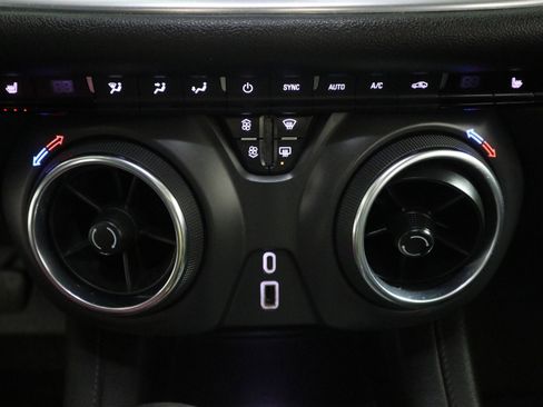 Used 2022 Chevrolet Blazer LT image 26