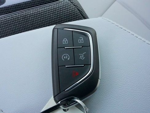New 2027 Cadillac Optiq Luxury AWD/4WD image 21