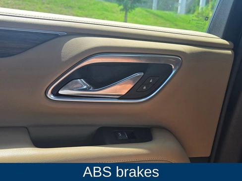 Used 2021 Chevrolet Tahoe Premier AWD/4WD image 17