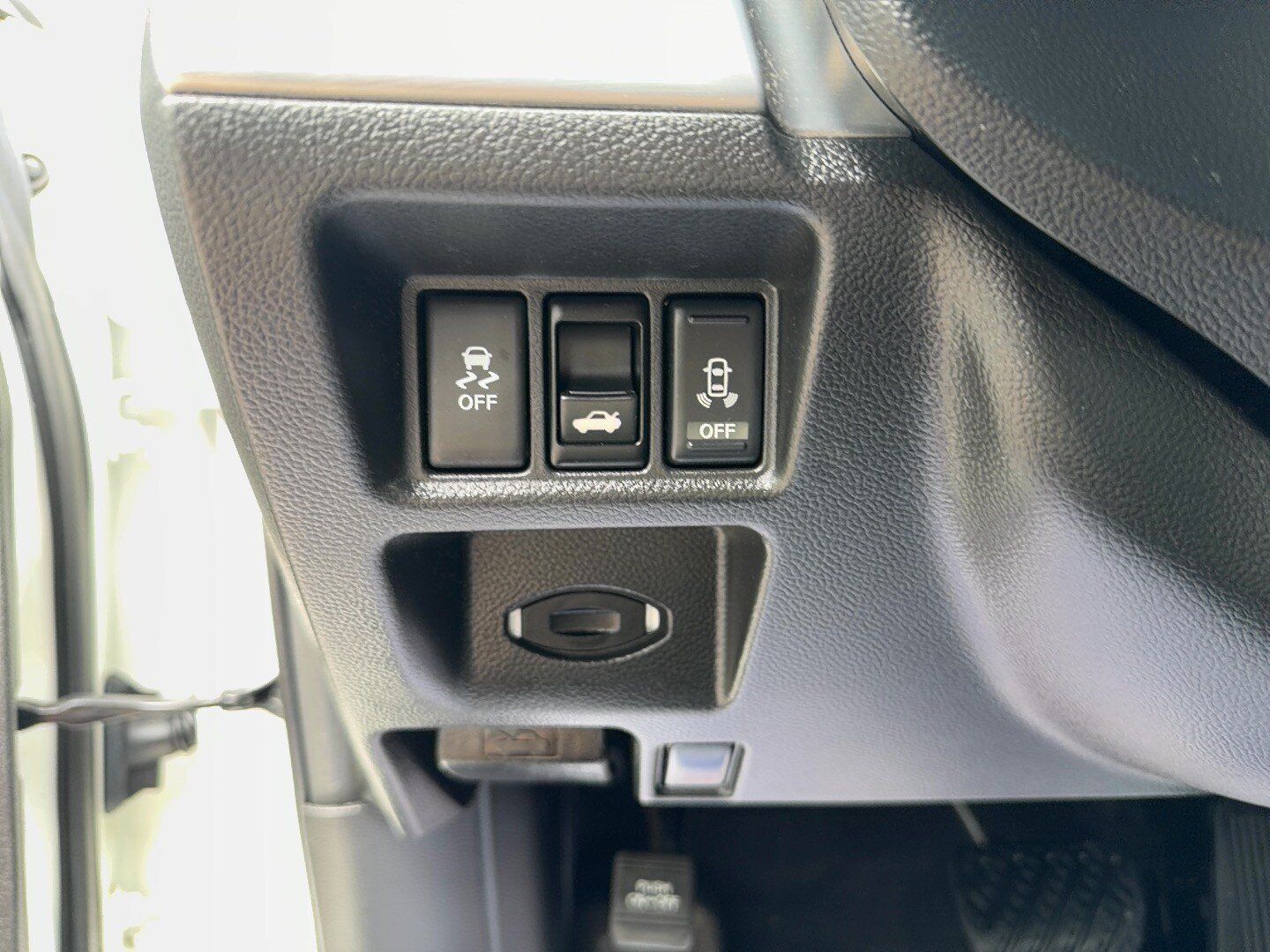 Used 2013 INFINITI G37 x Sedan w/ Premium Pkg AWD/4WD image 16