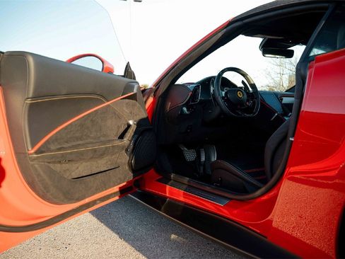 Used 2024 Ferrari Roma Spider image 14