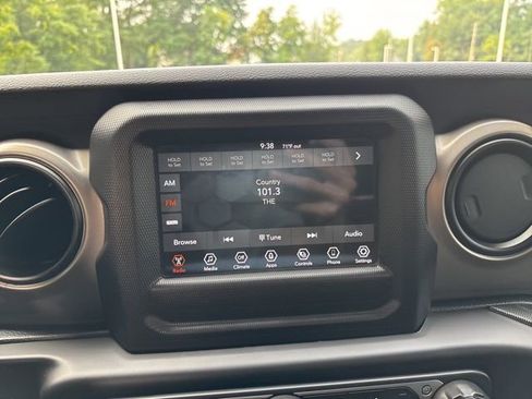 Used 2021 Jeep Wrangler Unlimited Sport image 30