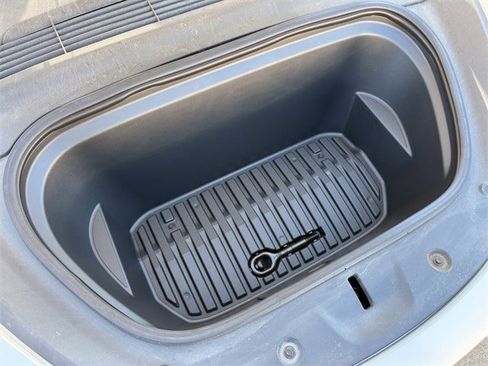 Used 2021 Tesla Model Y Performance image 33