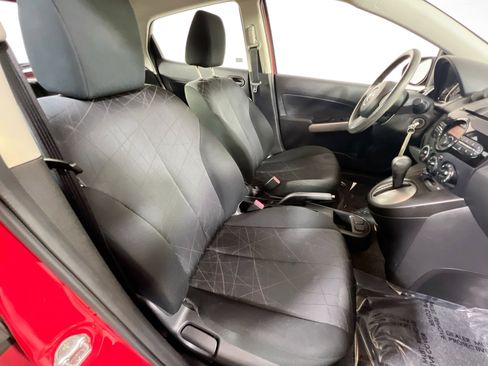 Used 2014 MAZDA MAZDA2 Sport FWD image 24