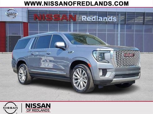 Used 2022 GMC Yukon XL Denali w/ Denali Premium Package image 1
