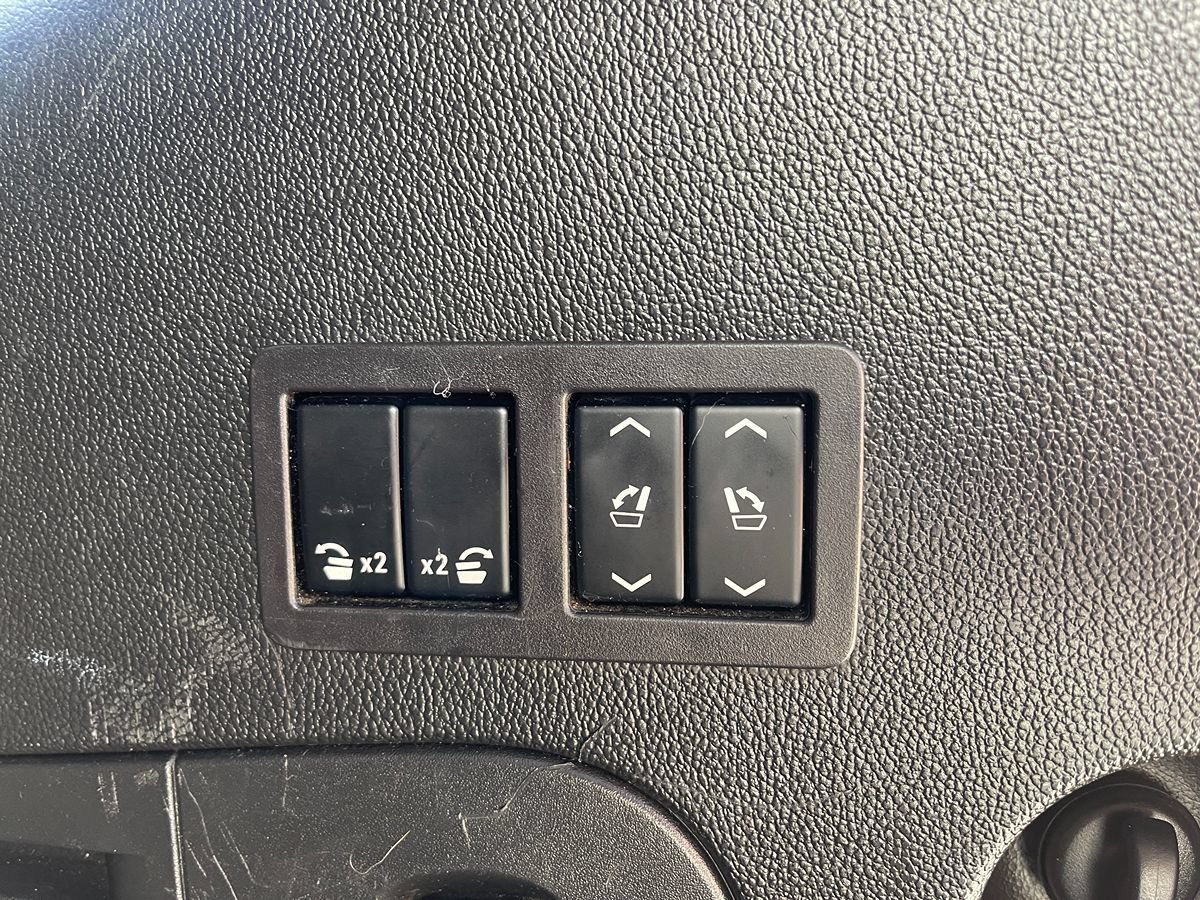 Used 2017 Chevrolet Tahoe LT w/ LT Signature Package RWD image 11