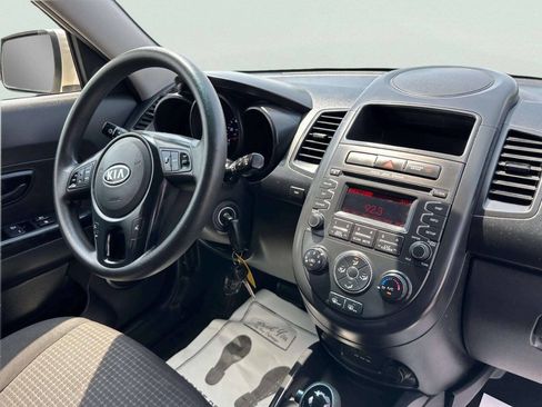Used 2012 Kia Soul FWD image 21