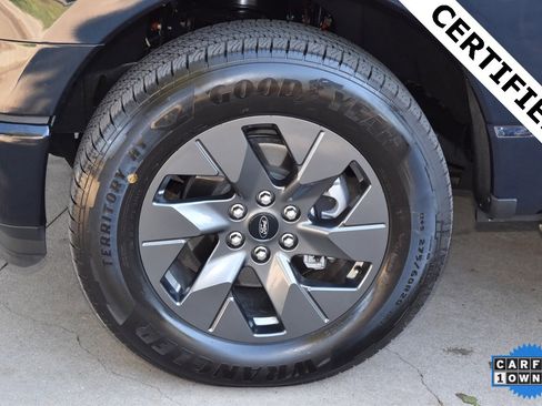 Used 2023 Ford F150 Lightning Lariat image 39