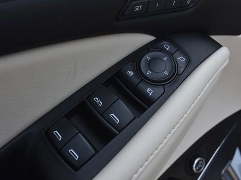 Used 2023 Buick Enclave Avenir w/ Avenir Technology Package FWD image 14