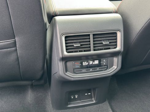 Used 2025 Volkswagen Atlas Peak Edition SE image 34