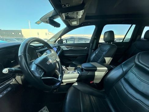 Used 2020 Cadillac XT6 FWD image 11