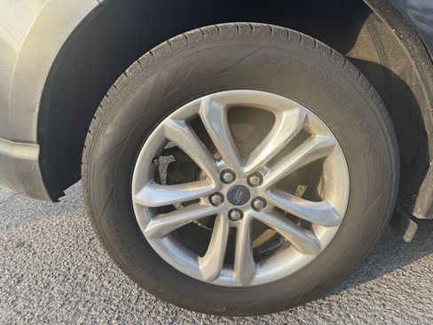 Used 2016 Ford Edge SEL w/ Equipment Group 201A image 18