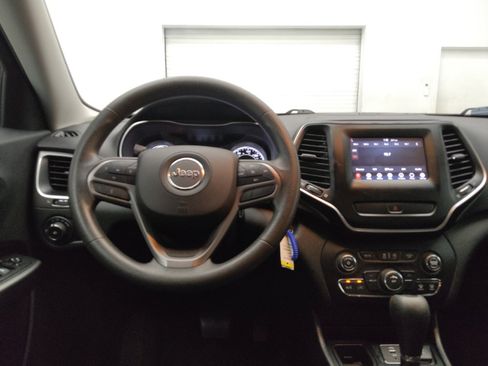 Used 2019 Jeep Cherokee Latitude w/ Popular Appearance Group FWD image 22