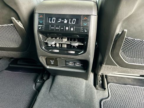 Used 2023 Jeep Grand Cherokee L Summit w/ Advanced Protech Group IV AWD/4WD image 22