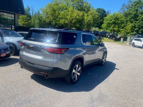 Used 2023 Chevrolet Traverse LT w/ LT Premium Package AWD/4WD image 4