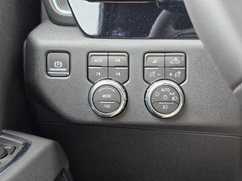 New 2026 GMC Sierra 2500 SLT w/ SLT Premium Package image 29