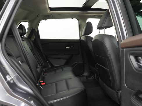 Used 2023 Nissan Rogue SV w/ SV Premium B Package AWD/4WD image 12