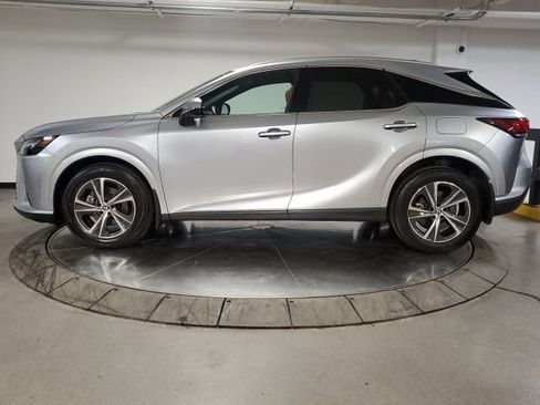 Used 2023 Lexus RX 350 Premium w/ Accessory Package image 4