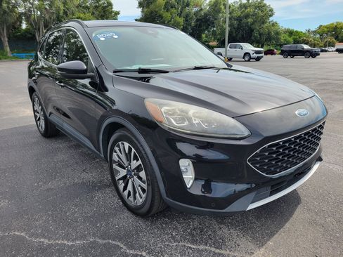 Used 2020 Ford Escape Titanium FWD image 3