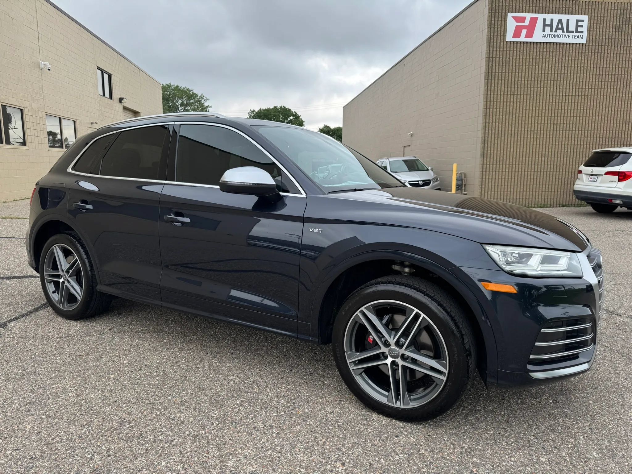 Used 2018 Audi SQ5 Premium Plus AWD/4WD image 12