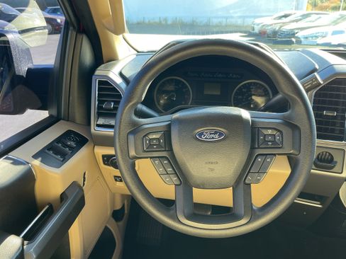 Used 2015 Ford F150 XLT image 13