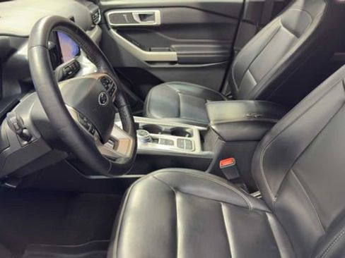 Used 2022 Ford Explorer XLT w/ Equipment Group 202A RWD image 22