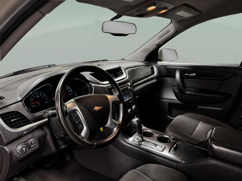 Used 2016 Chevrolet Traverse LT image 9