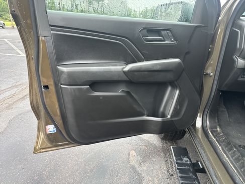 Used 2025 Chevrolet Colorado Trail Boss AWD/4WD image 15