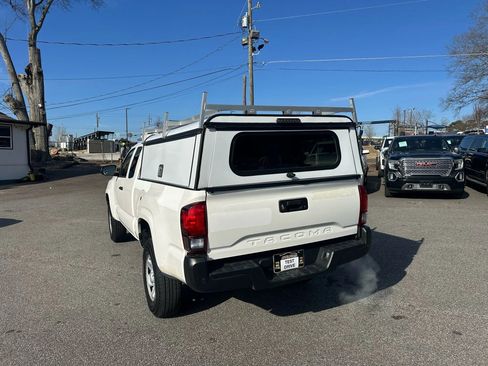Used 2022 Toyota Tacoma SR image 8