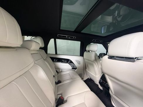 Used 2025 Land Rover Range Rover Long Wheelbase SE AWD/4WD image 41