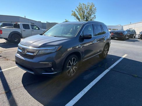 Used 2020 Honda Pilot Touring image 1