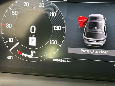 Used 2024 Land Rover Discovery Dynamic SE image 12