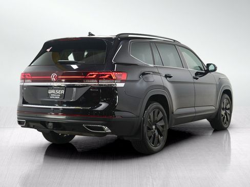 Used 2024 Volkswagen Atlas SE w/ Black Wheel Package AWD/4WD image 5