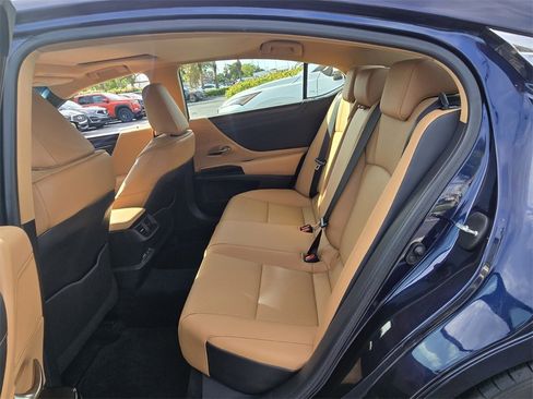 Used 2022 Lexus ES 350 w/ Premium Package image 12
