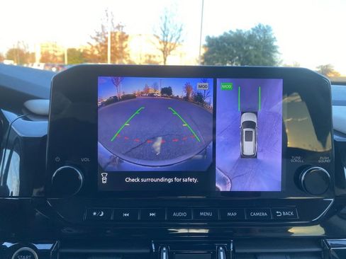 Used 2024 Nissan Pathfinder SL image 22