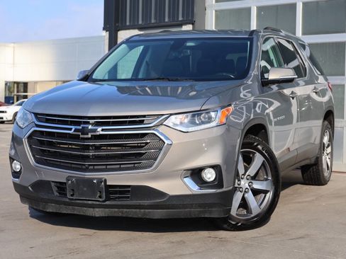 Used 2018 Chevrolet Traverse LT image 3