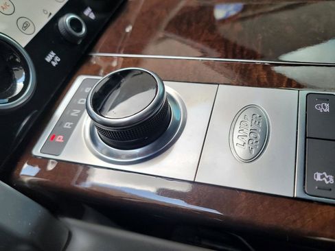 Used 2020 Land Rover Range Rover Long Wheelbase HSE image 32